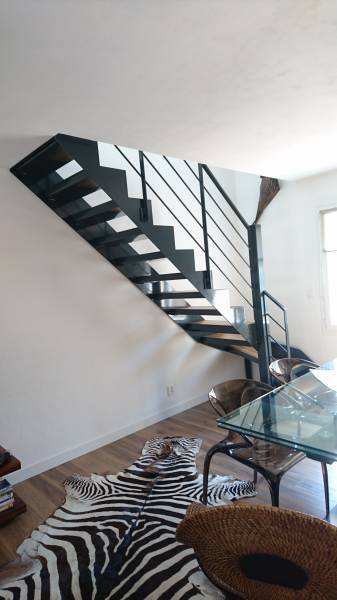 Acheter un escalier quart tournant bas design à Lyon
